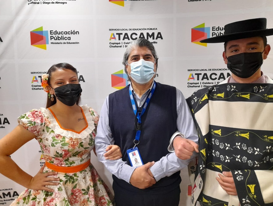 Juan Godoy y Catalina Vicencio del Liceo Tecnológico del SLEP Atacama se coronaron campeones del escolar comunal de Cueca