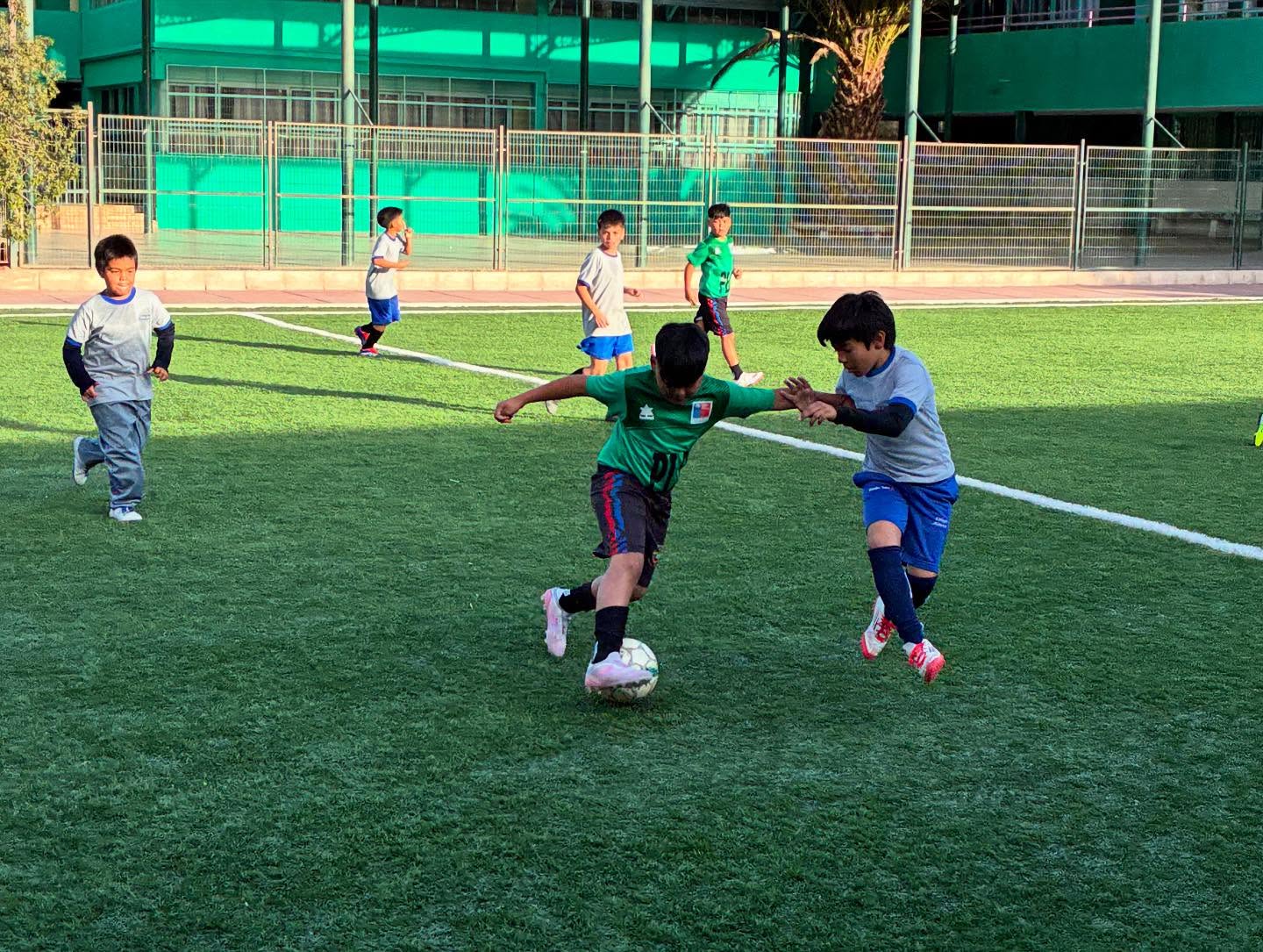 Estudiantes de la Escuela Pedro León Gallo destacan en jornada deportiva de futsal