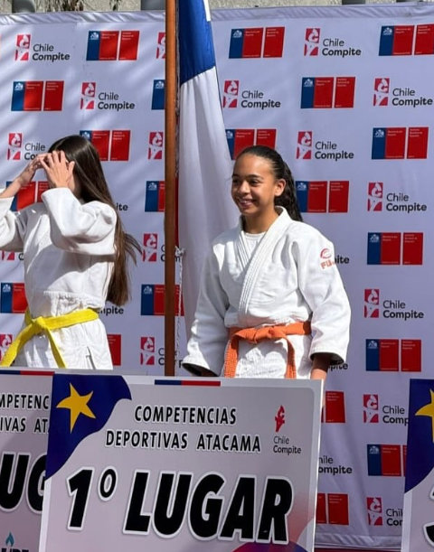 Estudiante de la Escuela Laura Robles Silva obtiene primer lugar en competencia regional de judo