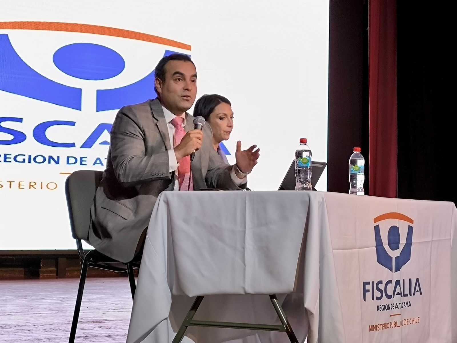 Docentes y equipos psicosociales se capacitan en Ley 21.057 para fortalecer la protección de niños, niñas y adolescentes
