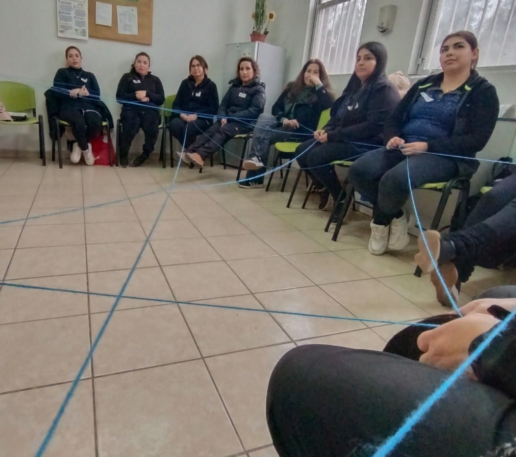 Taller de autocuidado promueve el bienestar en comunidad educativa del jardín Corona del Inca