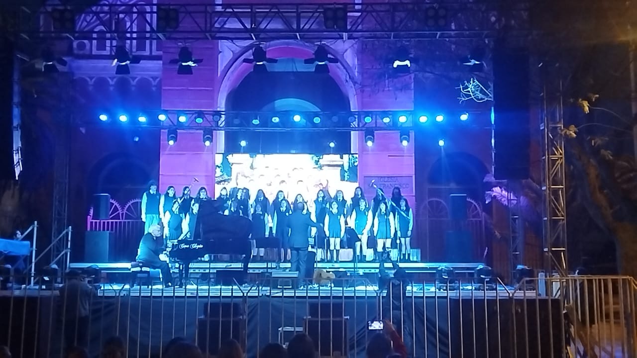 Coro Polifónico del Liceo Bicentenario de Música brilló en el cierre de ATACAMIN 2025