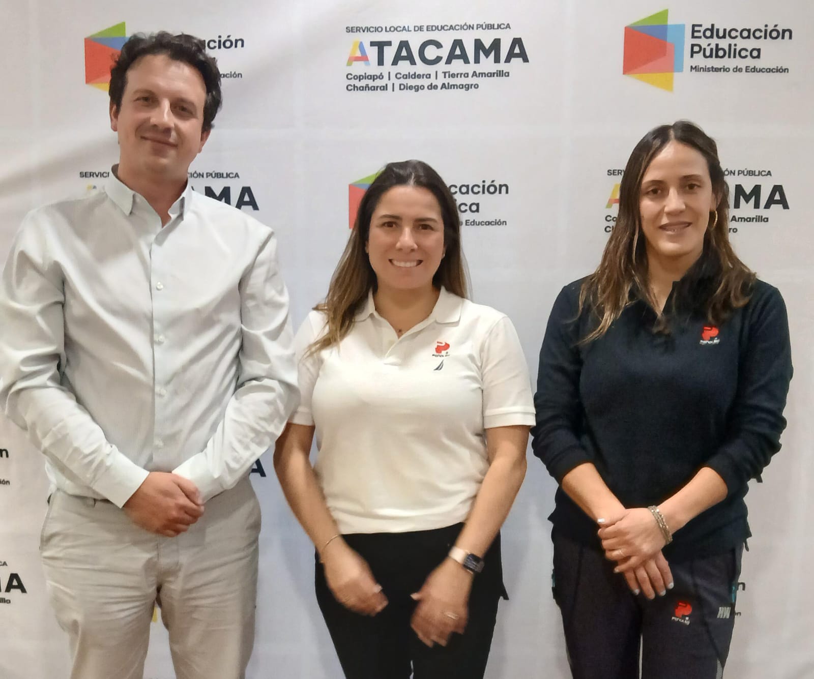 SLEP Atacama y Minera Peñoles inician acercamiento para colaboración educativa en Tierra Amarilla