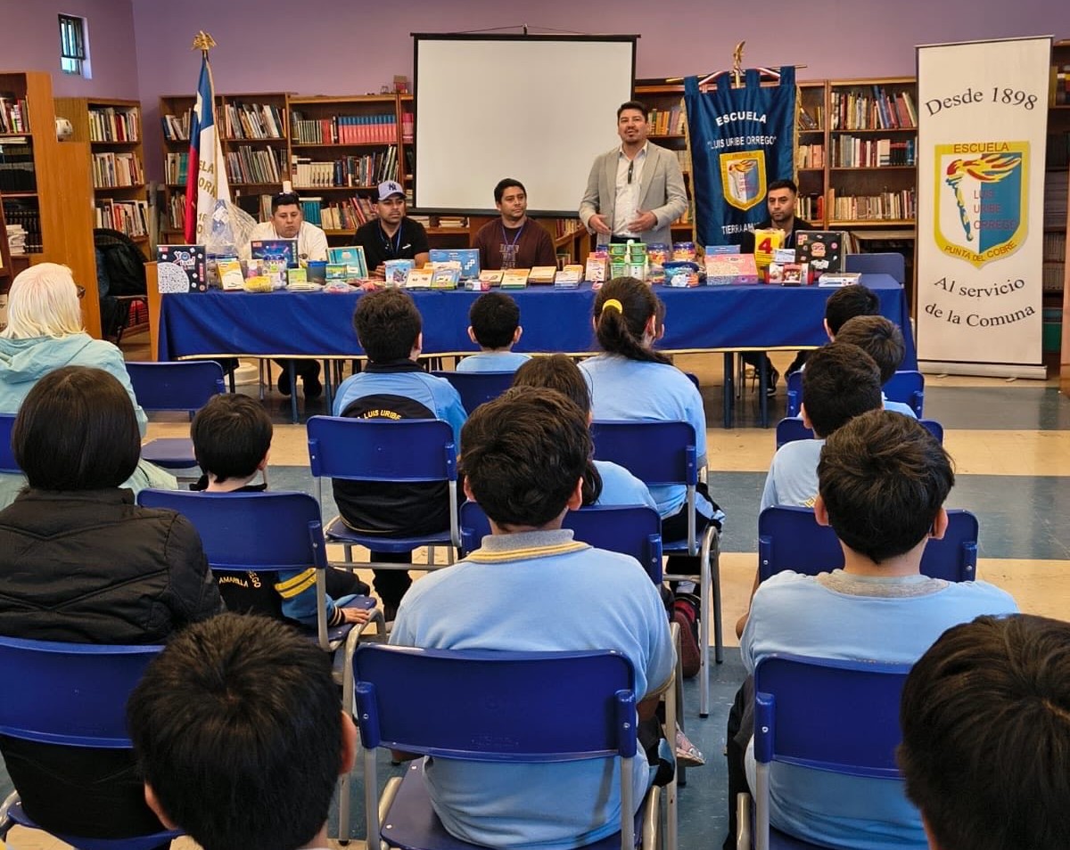 Escuela Luis Uribe Orrego fortalece trabajo del PIE mediante articulación con entorno