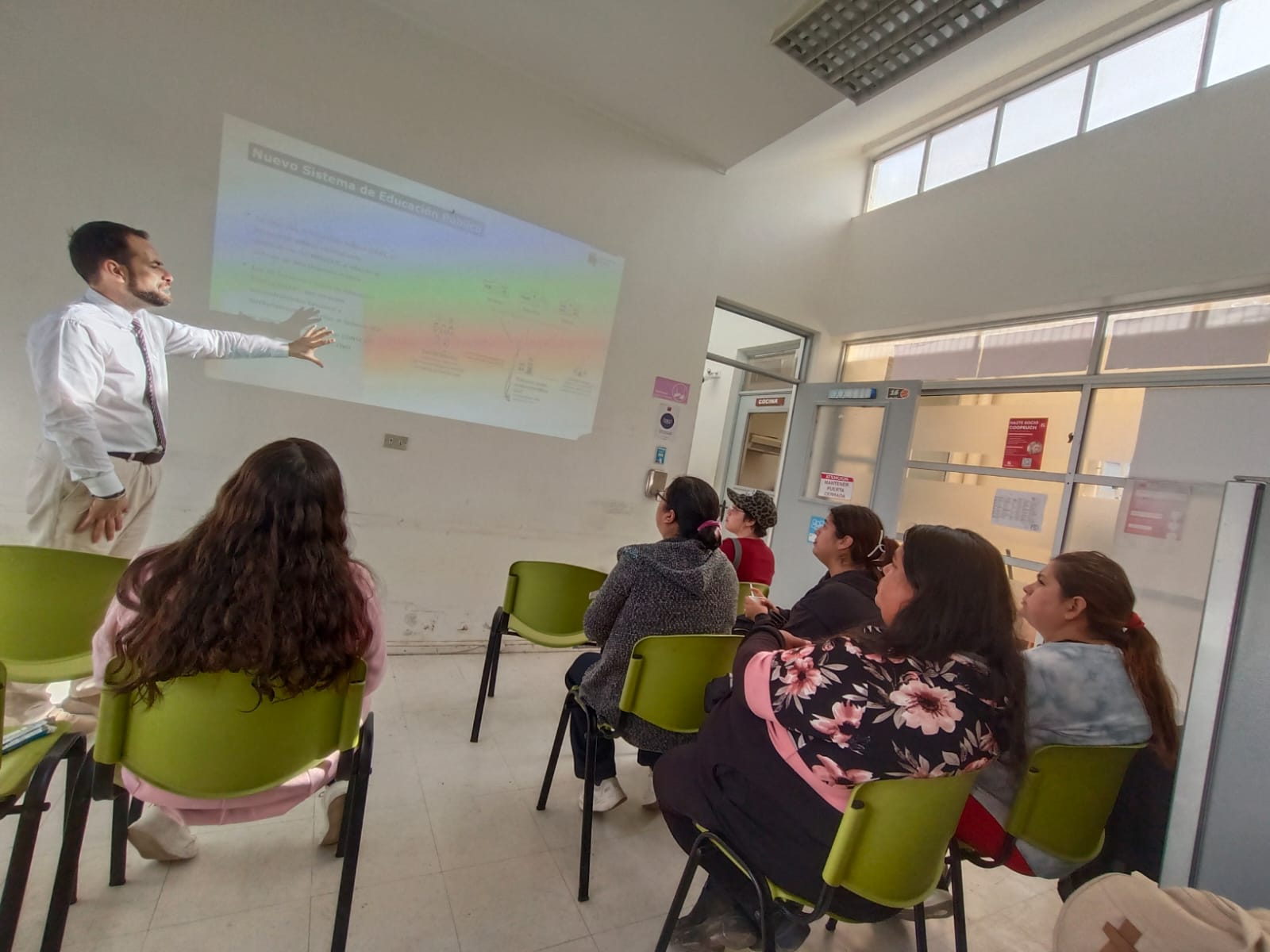 Jardín Infantil Alicanto realiza charla para fortalecer la participación de familias