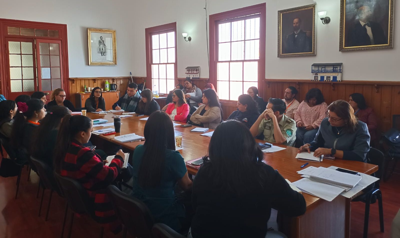 SLEP Atacama participa en primera mesa de articulación interinstitucional para fortalecer la protección de la niñez y adolescencia en Caldera