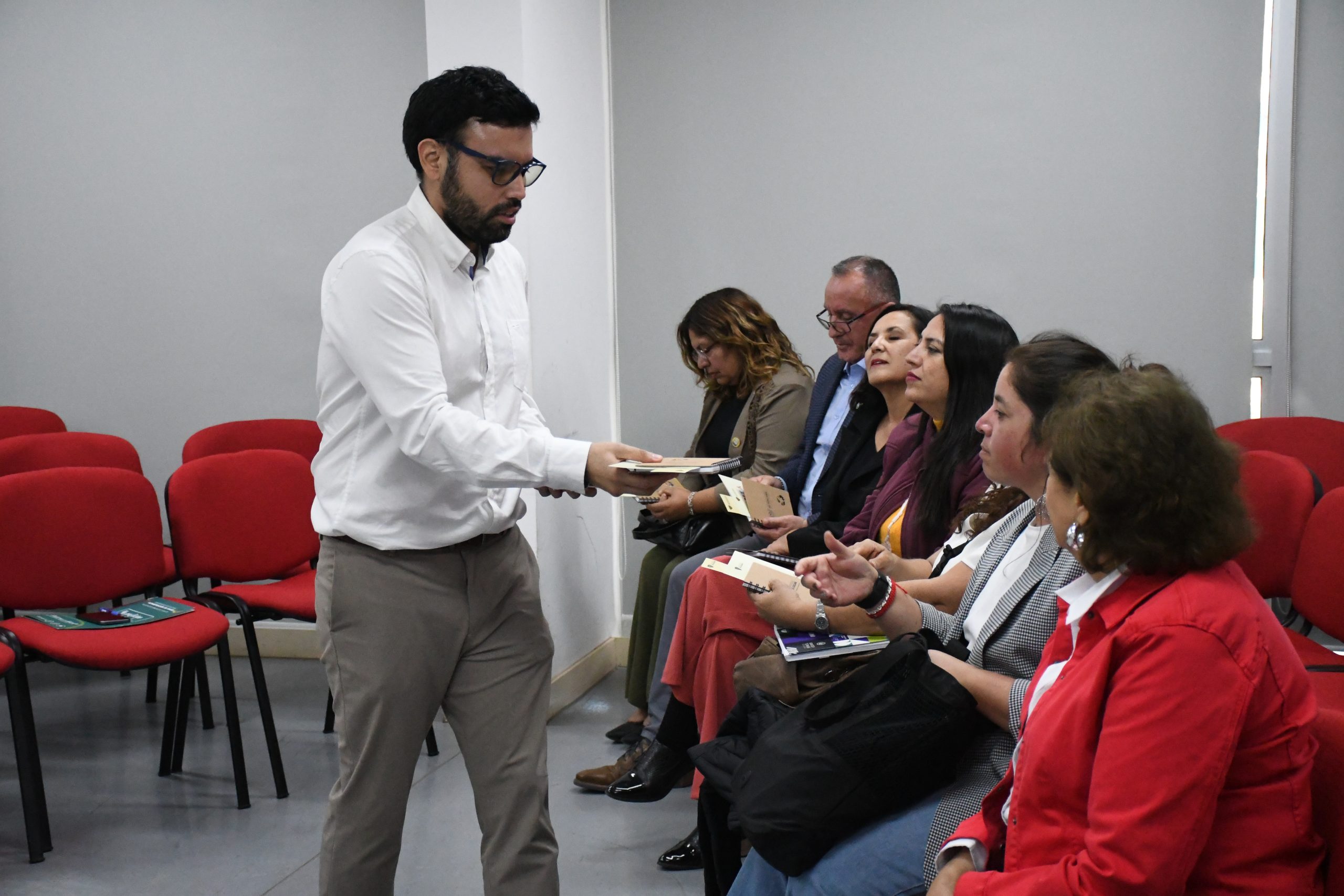 SLEP Atacama participa en socialización de proyecto TINTA de la Universidad de Atacama para fortalecer talentos académicos en estudiantes