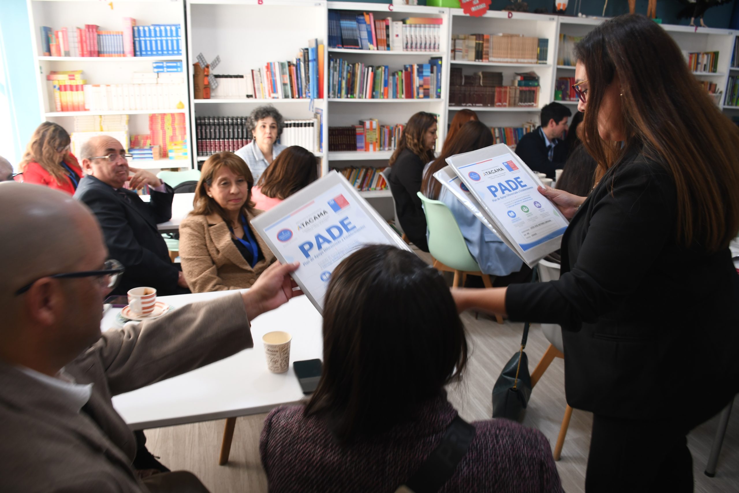 Seis establecimientos educacionales formalizaron su participación en el PADE 2026