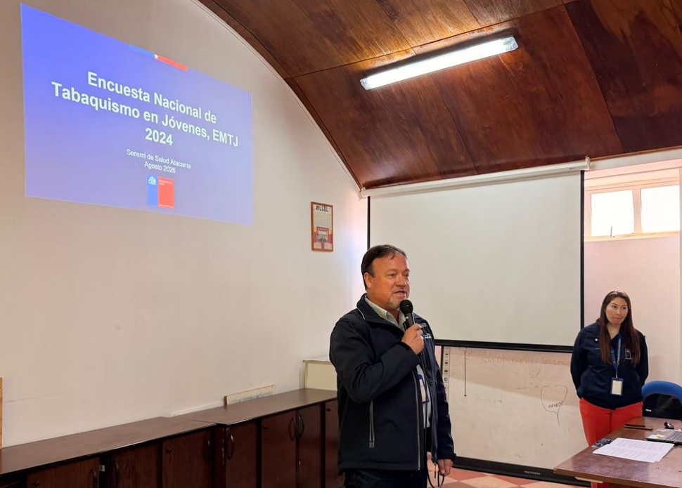 Liceo El Palomar acogió jornada regional sobre nuevas formas de consumo de tabaco en jóvenes