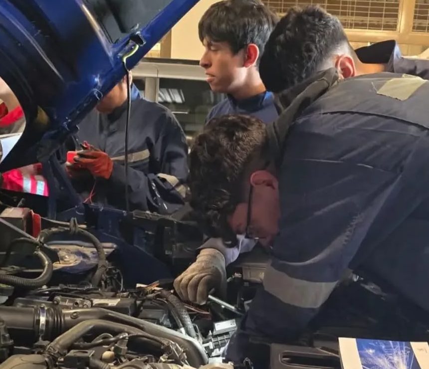 Estudiantes del Liceo Fernando Ariztía Ruiz fortalecen competencias técnicas junto a INACAP